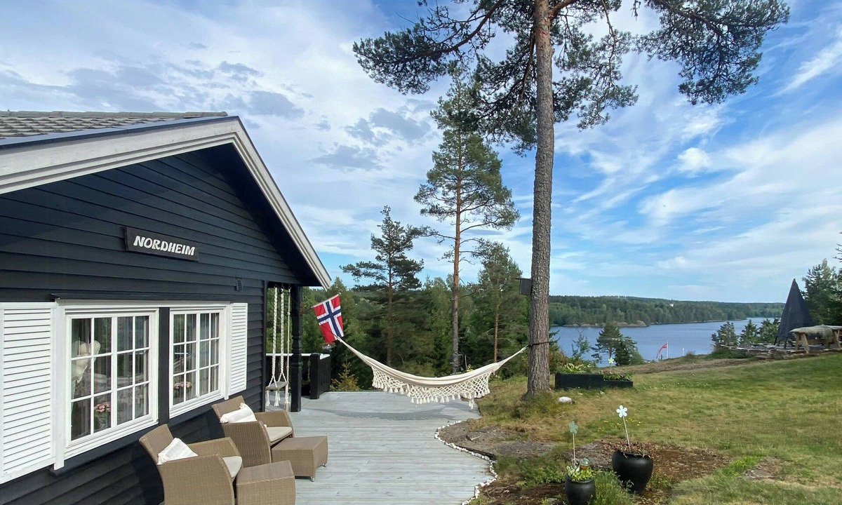Marker House | Cabin with annex and view over Øymarksjøen