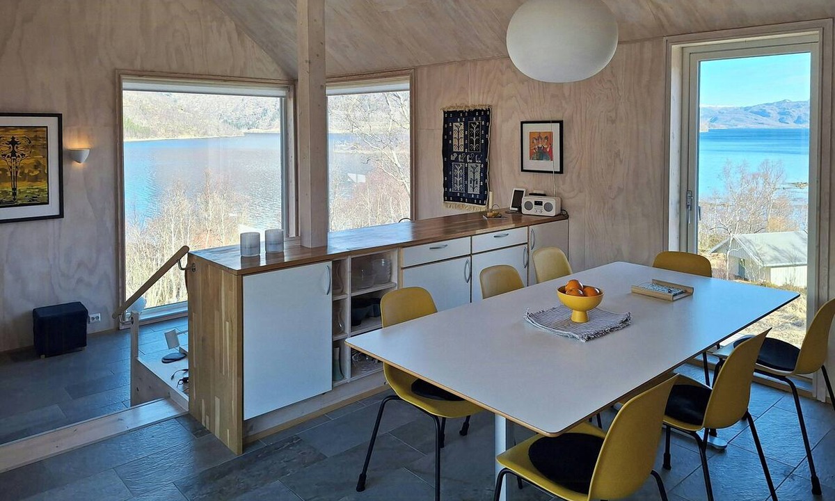 Gildeskal House | Cabin with sauna and fire pit