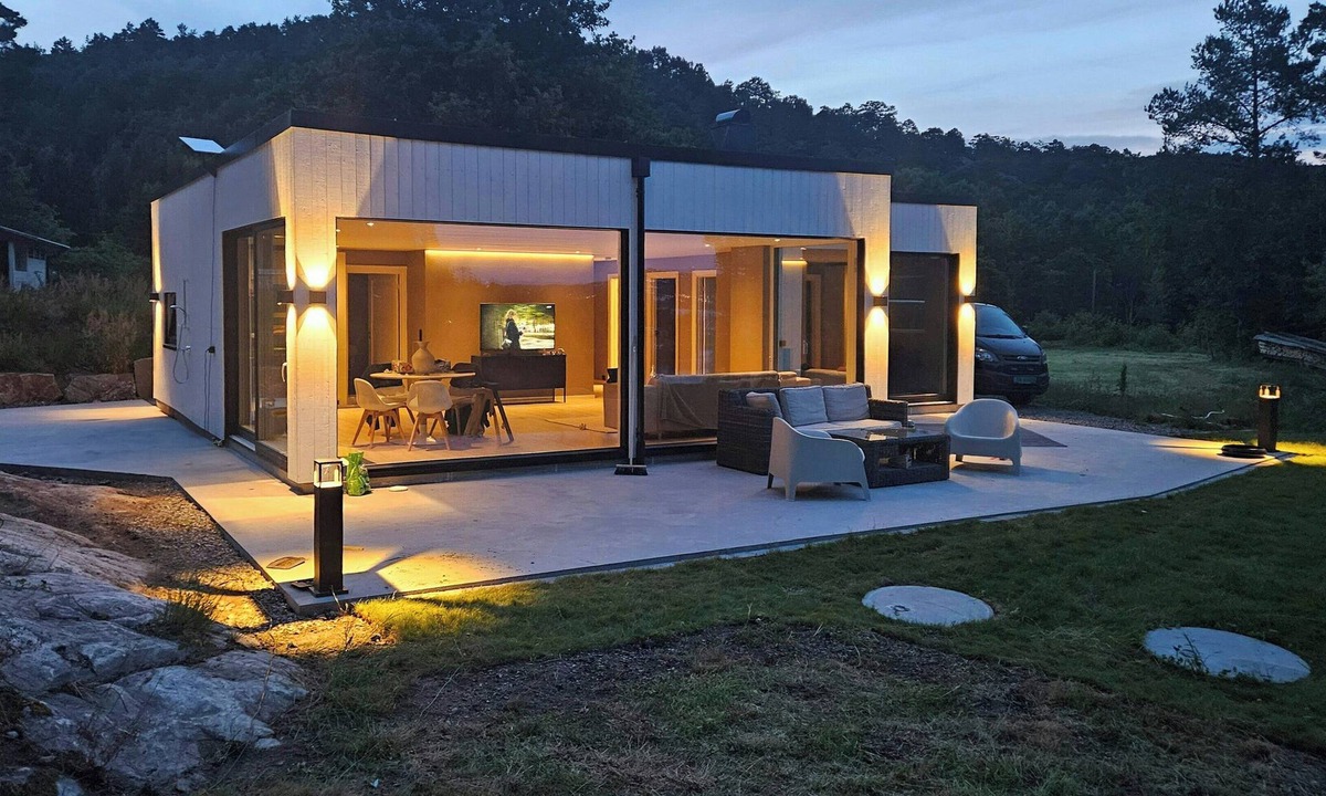 Kristiansand House | Cabin with sea views near Kristiansand