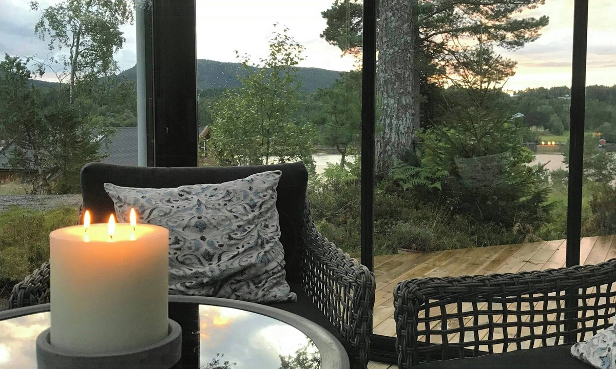 Torjulvagen House | Cabin with views over Straumsundet