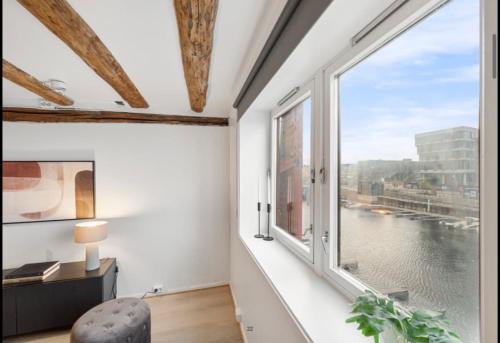Trondheim City Centre Apartment | Canal View ! Central, 200 m from Train Station !