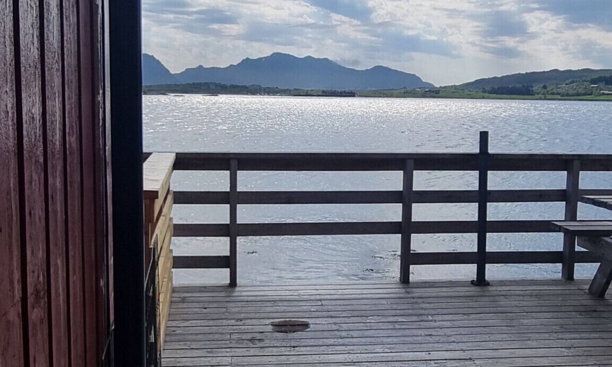 Vestvagøy Cabin | Carpenters Rorbu by the Sea