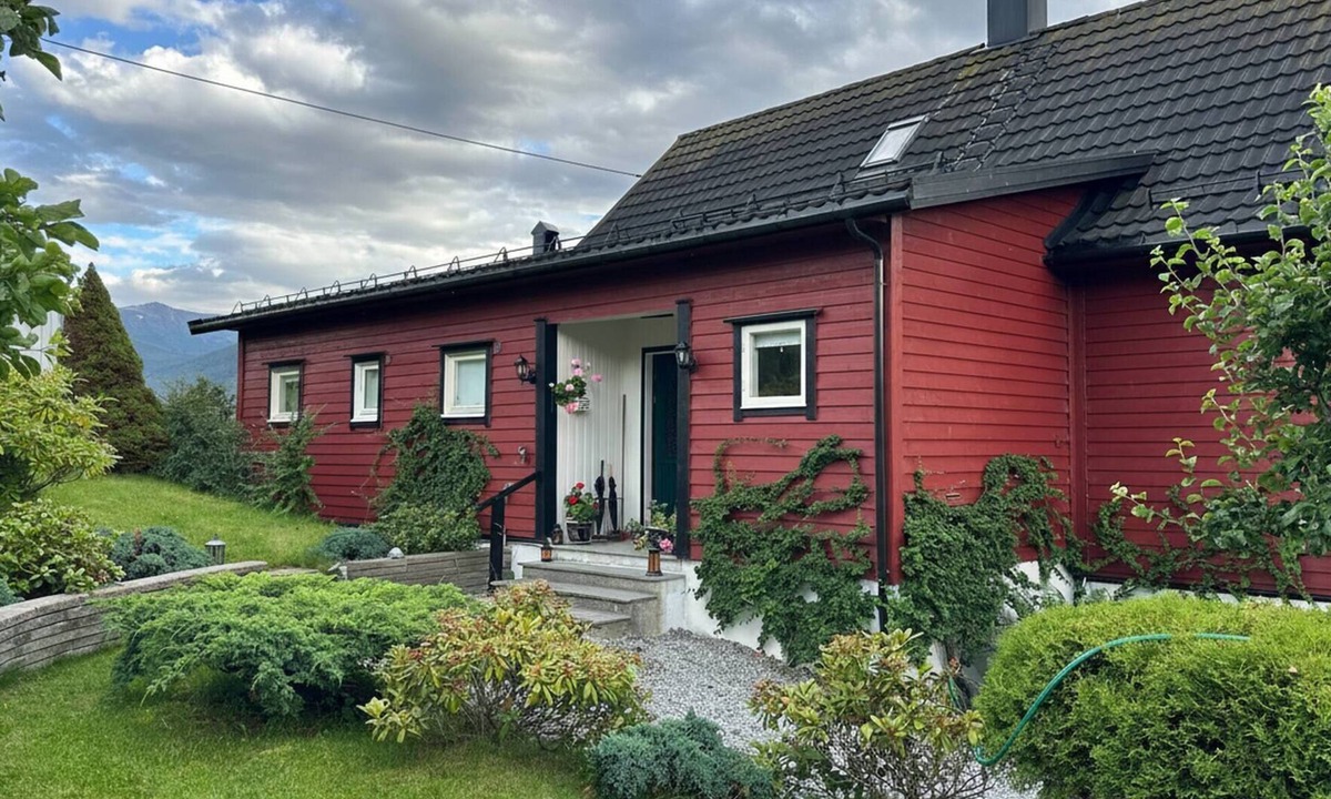 Sandane Bed & Breakfast | Casa Hauge Fjord View
