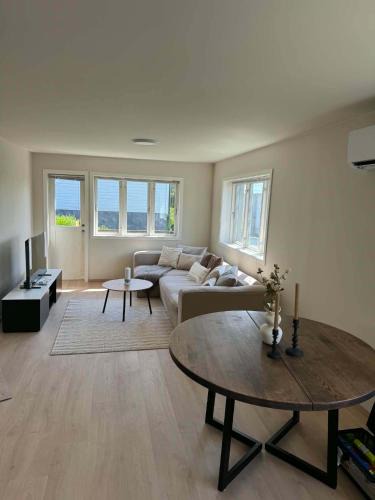 Haugesund Apartment | Central 3-Bedroom Apartment Free Parking & Wifi