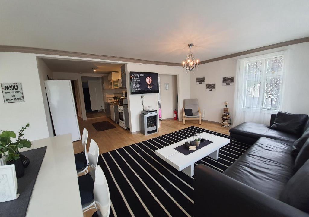 Stavanger Apartment | Central 4bedrooms Apartment Nr 6 -BnB Stavanger by BERTI
