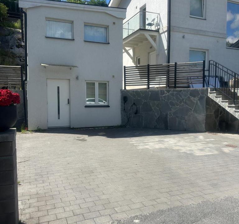 Spanga - Tensta Apartment | Centrala Gäststugan