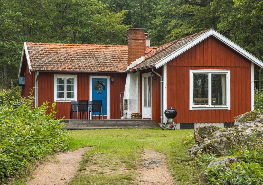 Eringsboda Ski Chalet | Chalet Ängsjömåla by Interhome