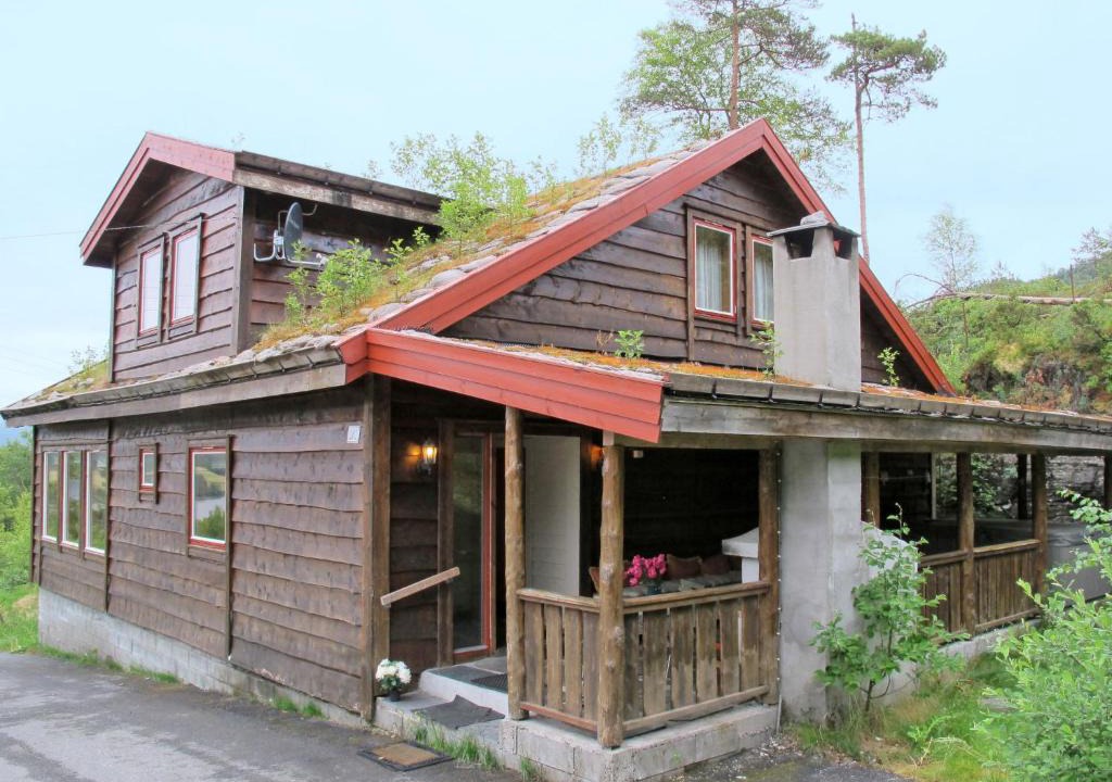 Eikelandsosen Ski Chalet | Chalet Julie by Interhome