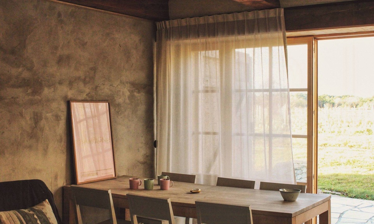 Burgsvik Apartment | Charmig flat in restored stone barn close to sea
