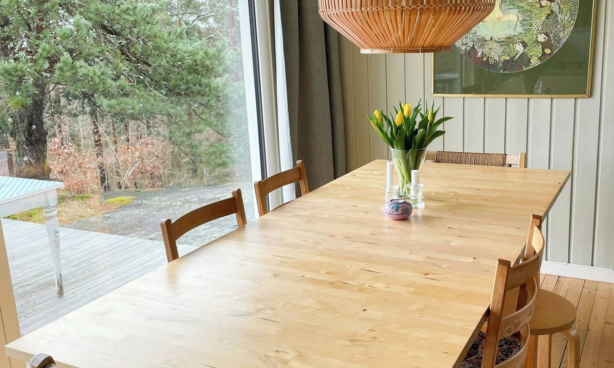 Risor House | Charming 1970s cabin at Risør, Øysang