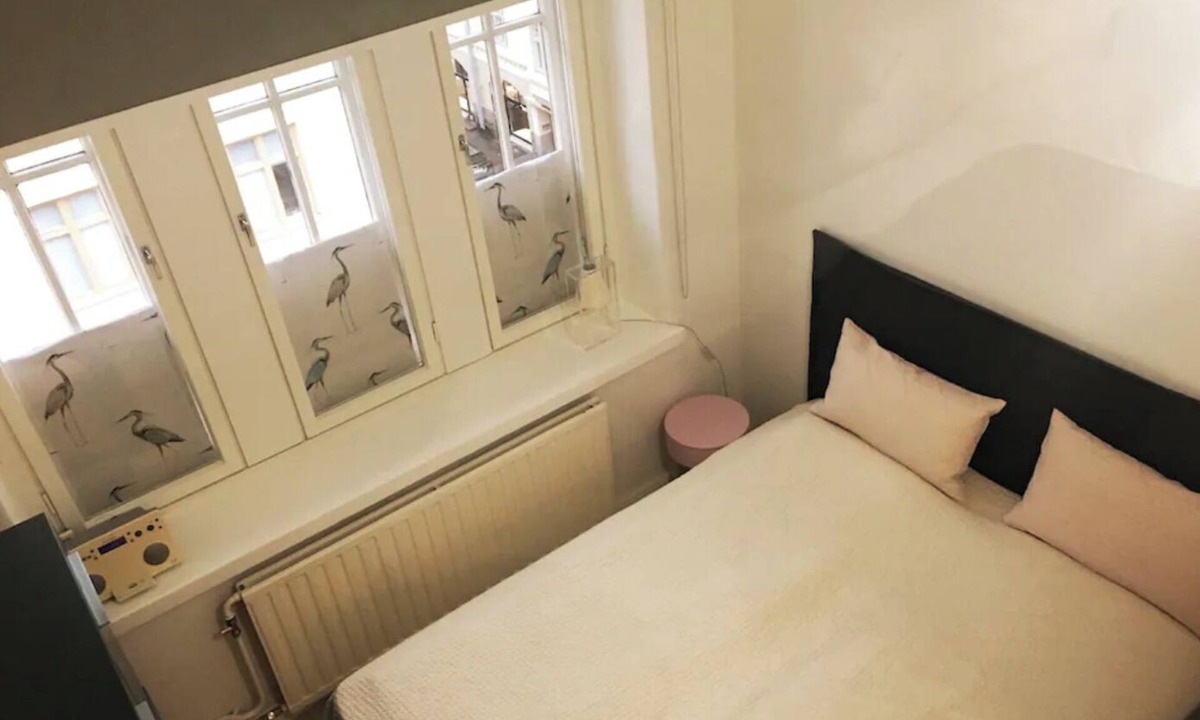 Punavuori Apartment | Charming 4th floor apartment in Design District of southern Helsinki