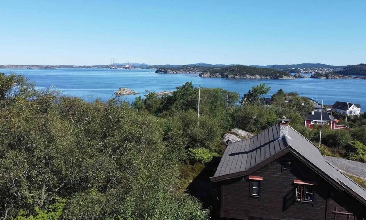 Onglavika House | Charming artist's cabin with sea view near Bergen