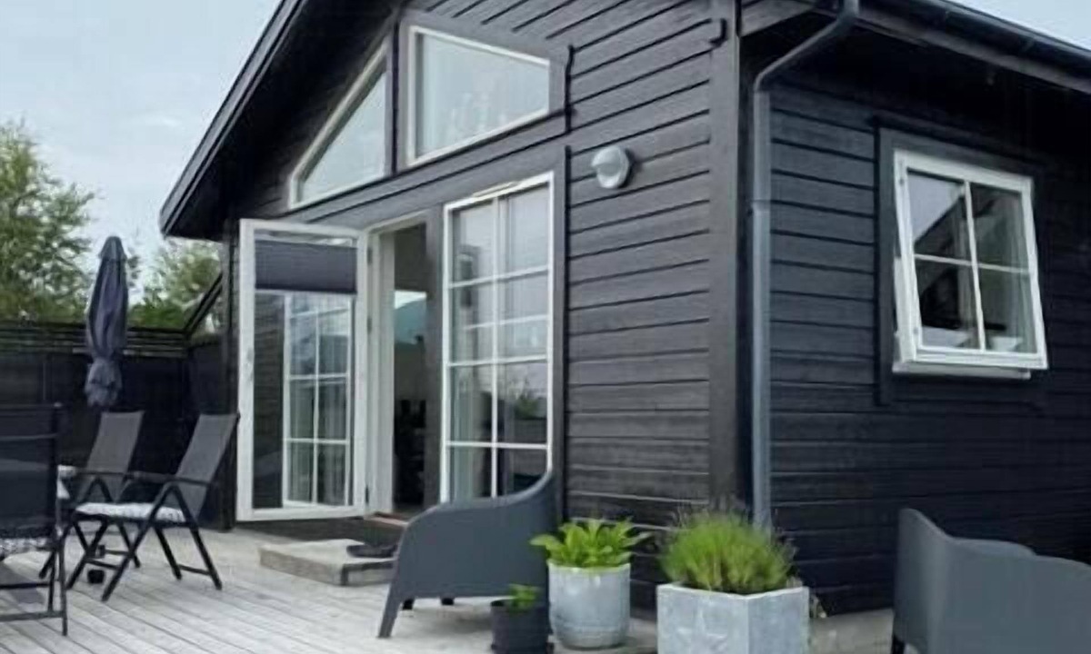 Gulen House | Charming cabin with archipelago views in Sogn