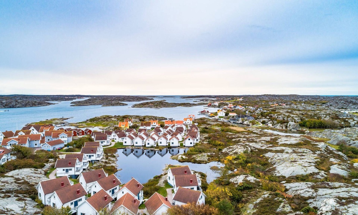 Myggenaes House | Charming cottage in Myggenäs 20 m from the sea | SE09169