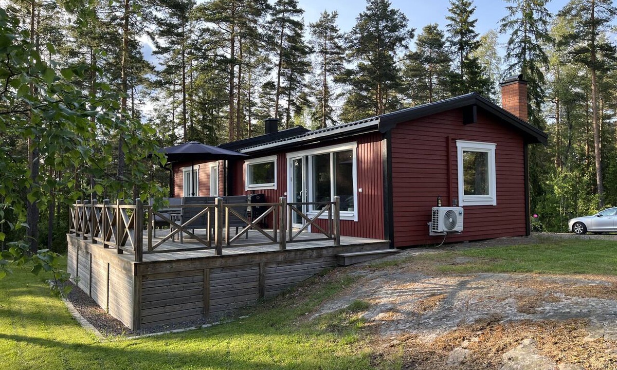 Hultsfred House | Charming cottage in good condition with partial lake view near Hultsfred | SE05087