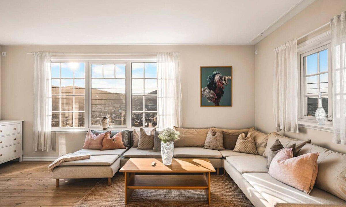 Sentrum House | Charming Home with Spectacular Views - NEW!