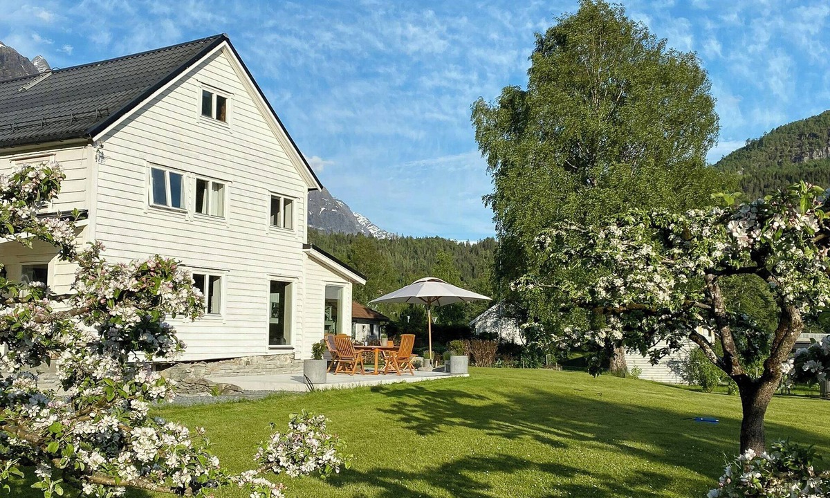 Loen House | Charming house in Loen, in the heart of Nordfjord
