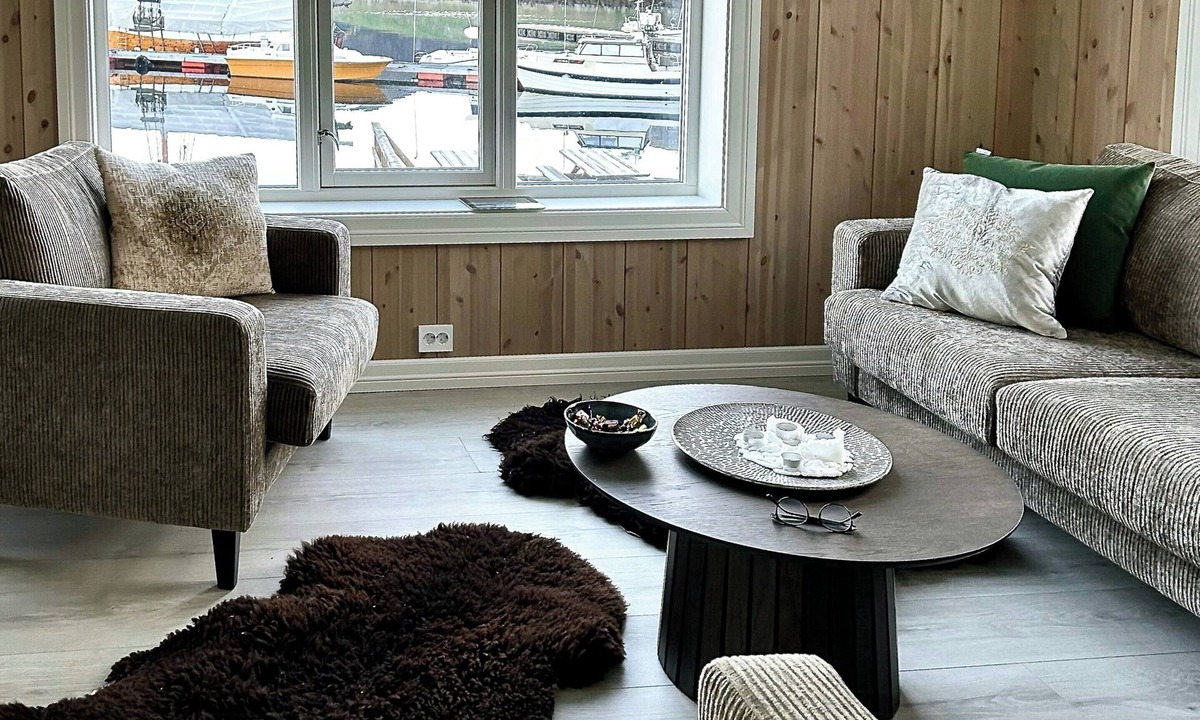 Valsoyfjord House | Charming & modern seaside house in Valsøyfjord