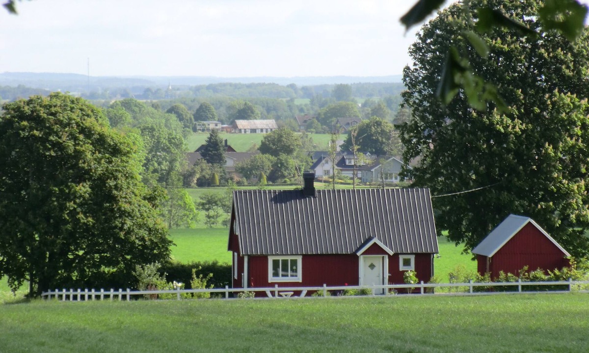 Laholm House | Charming Swedish red cottage on the countryside, near Båstad.