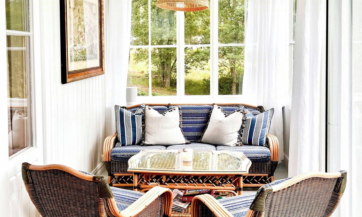 Gressvik House | Charming Swiss-style Cabin on Hankø