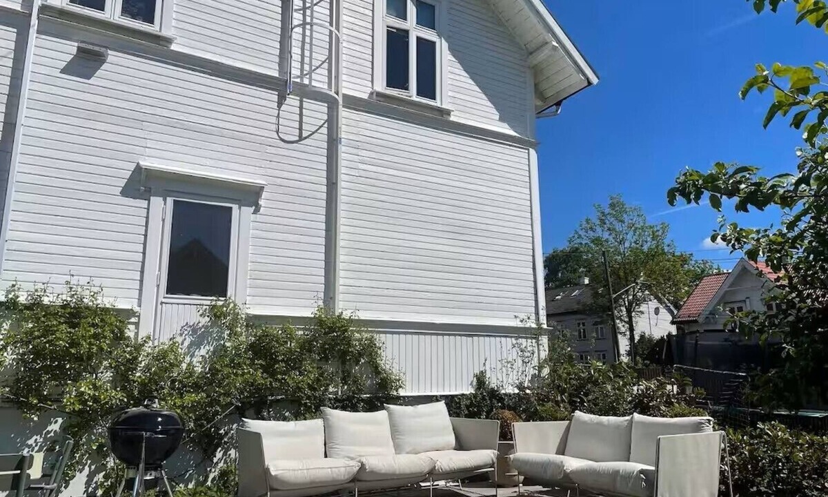 Sogn House | Charming villa close to the center of Oslo with large garden, terrace & balcony