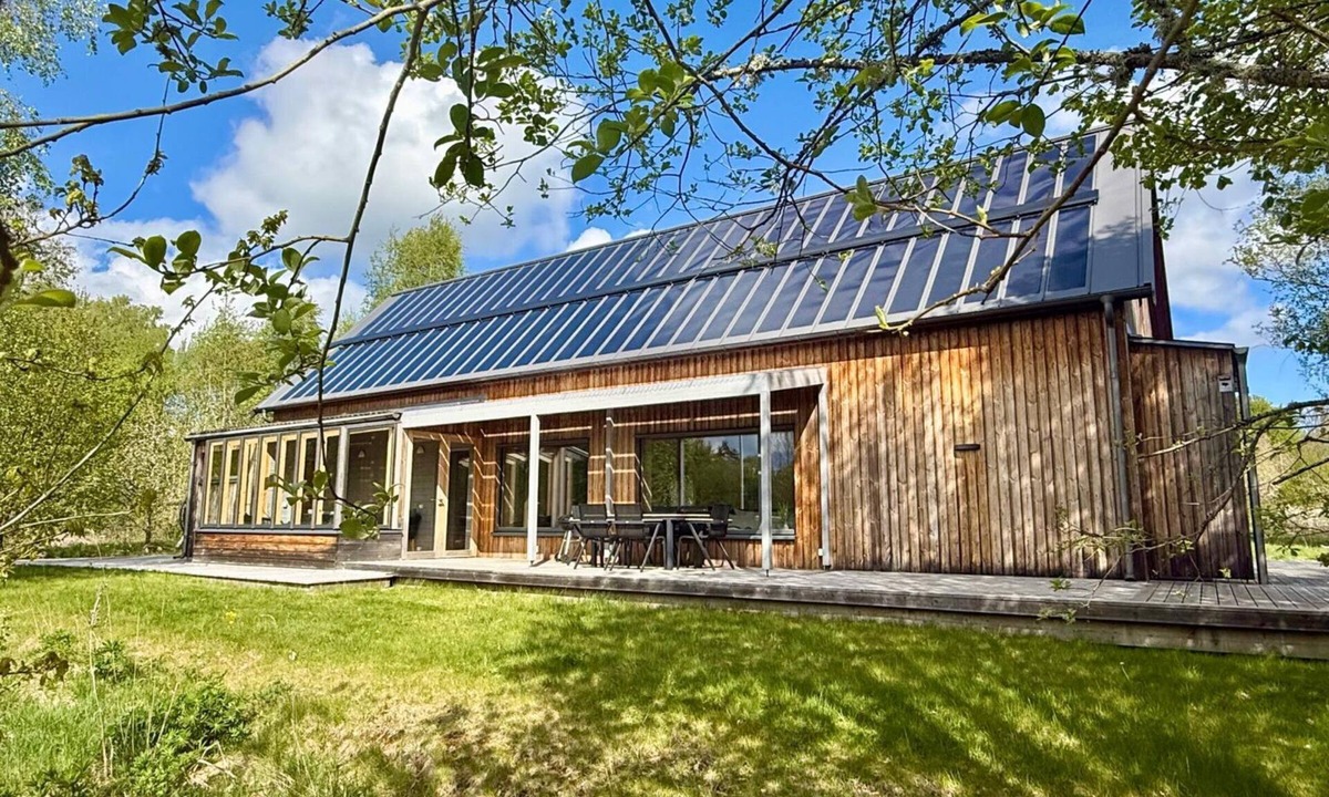 Vaxjo Municipality House | CIRCUITUS – Sustainable Design Holiday Home near the Lake in Småland