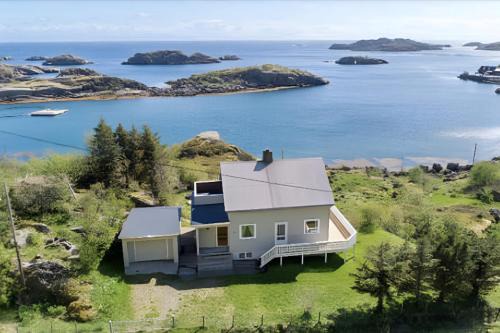 Vestvagøy House | Coastal Comfort Ure