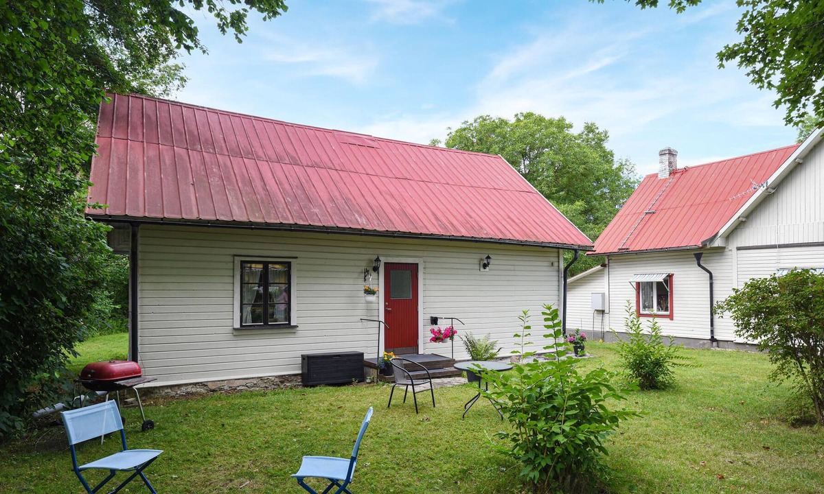 Gotland Municipality House | Comfortably furnished cottage on a beautiful plot in the central part of Gotland.