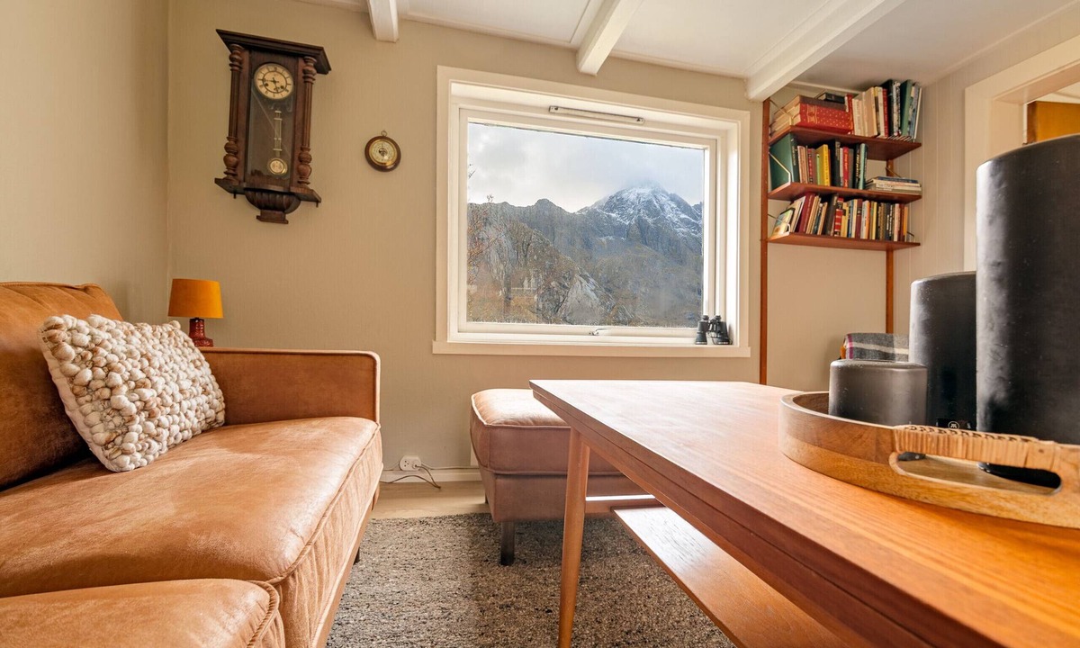 Bjrnsand House | Cosy house just a short distance from Unstad