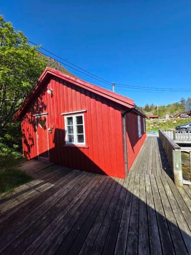 Ballstad Apartment | Cottage from 1850 in Ballstad