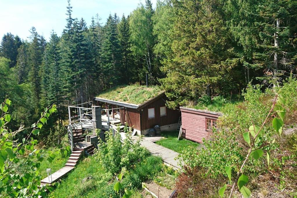 Levanger House | Cottage - Sleeps 6 - Parking - Patio