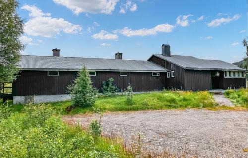 Fidjeland Apartment | Cozy Apartment In Tjørhom With House Sea View