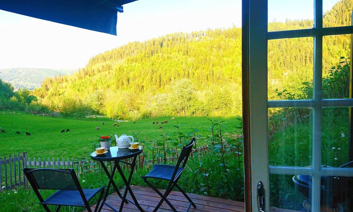 Storen Cabin | Cozy Cabin Retreat in Scenic Valley, E6 South of Trondheim