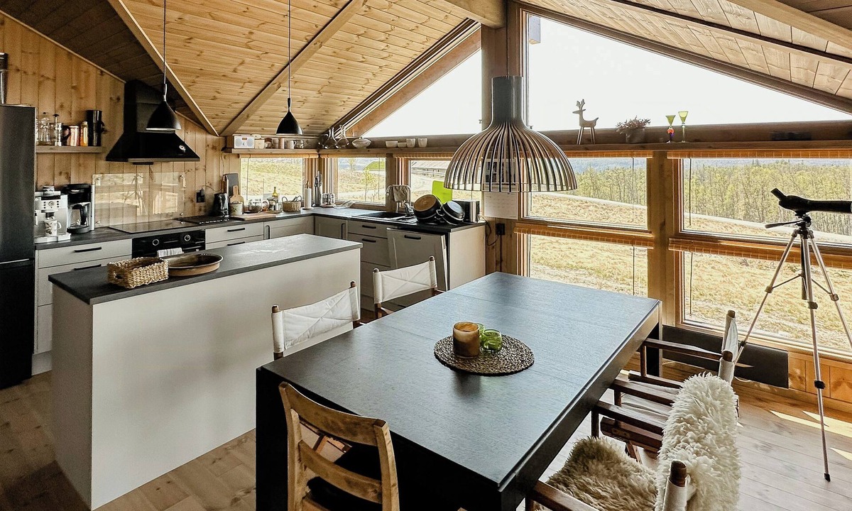 Al House | Cozy cabin with mountain views in Oppheimåsen