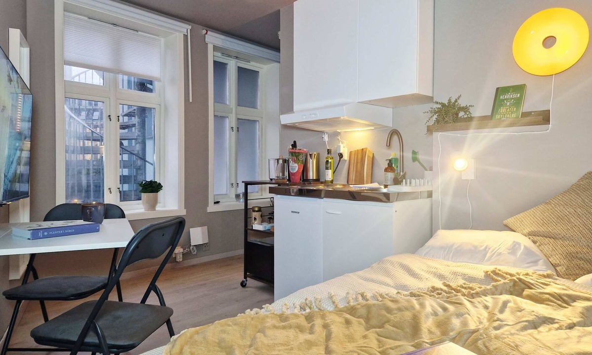 Sentrum Condo | Cozy, Central Studio by the Bus Station
