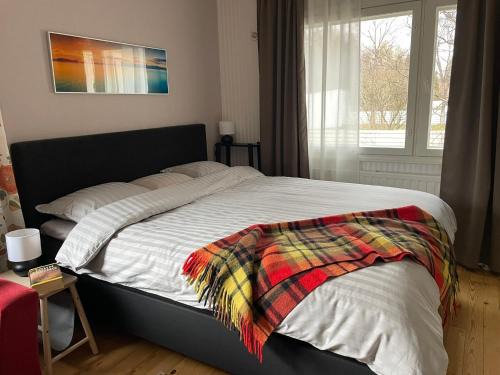 Koillinen District Apartment | Cozy, conveniently located studio in a 1950's wooden house
