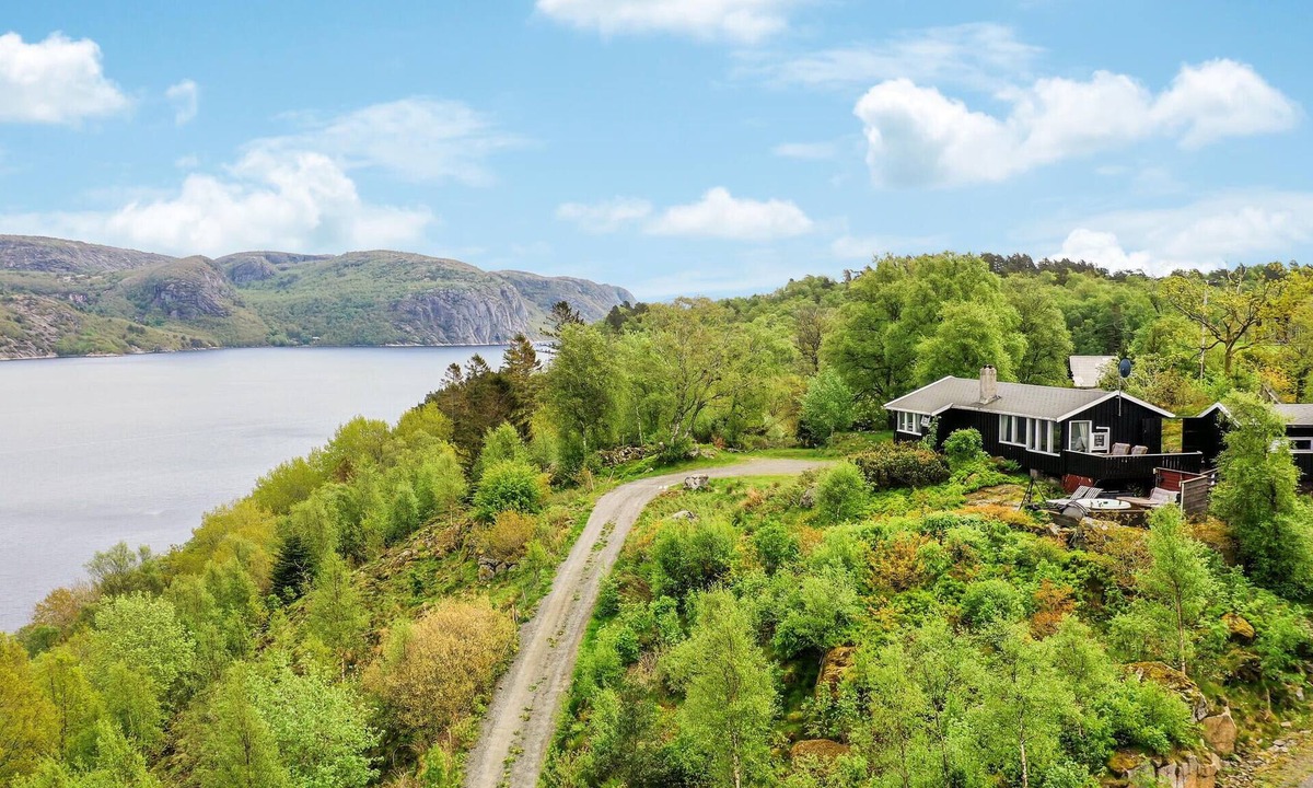 Farsund House | Cozy home in Farsund with WiFi