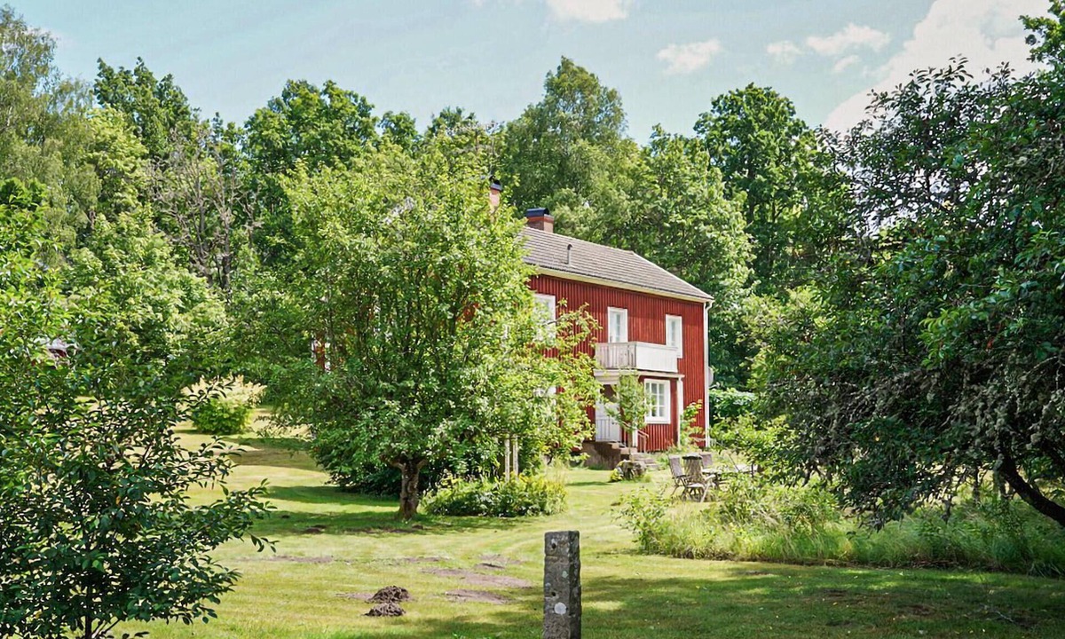Hovmantorp House | Cozy home in Hovmantorp with lake view