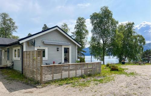 Hoyanger House | Cozy Home In Lavik With House A Panoramic View