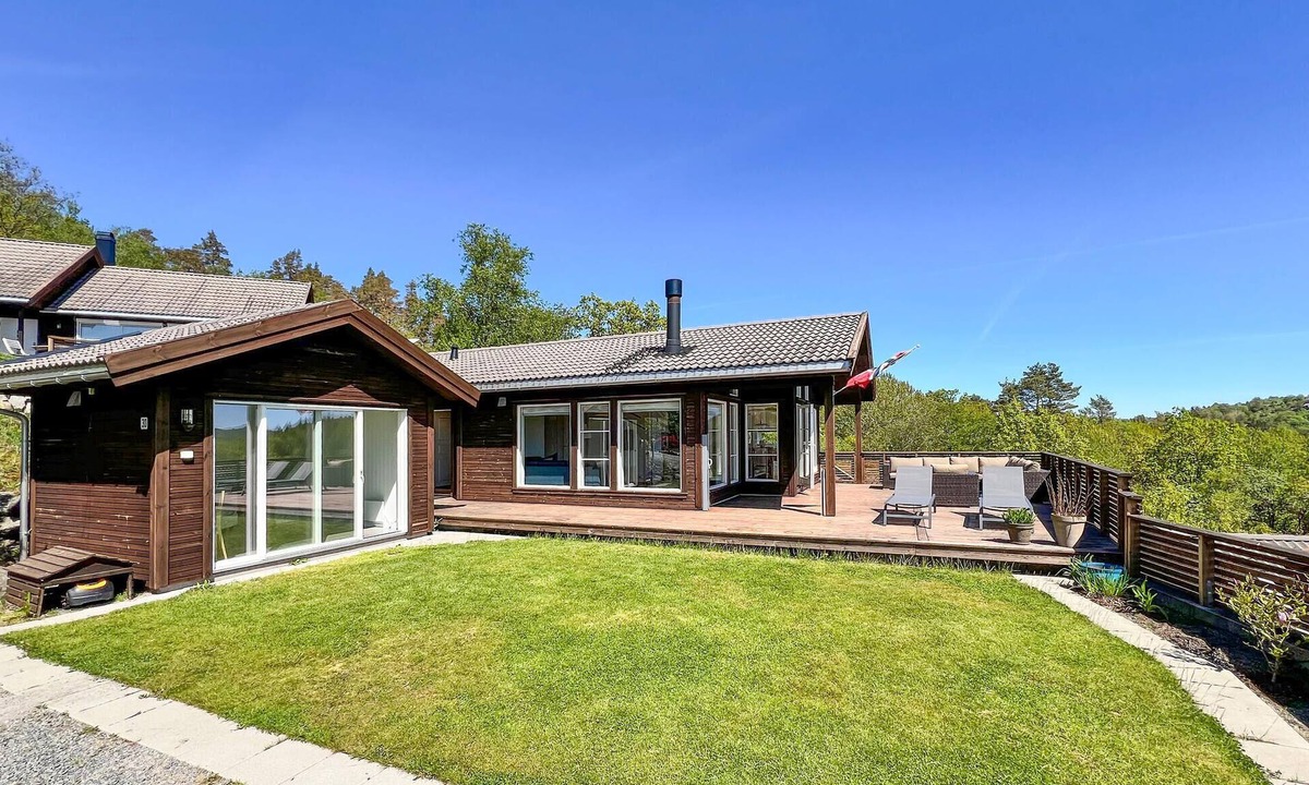 Lyngdal House | Cozy home in Lyngdal with WiFi