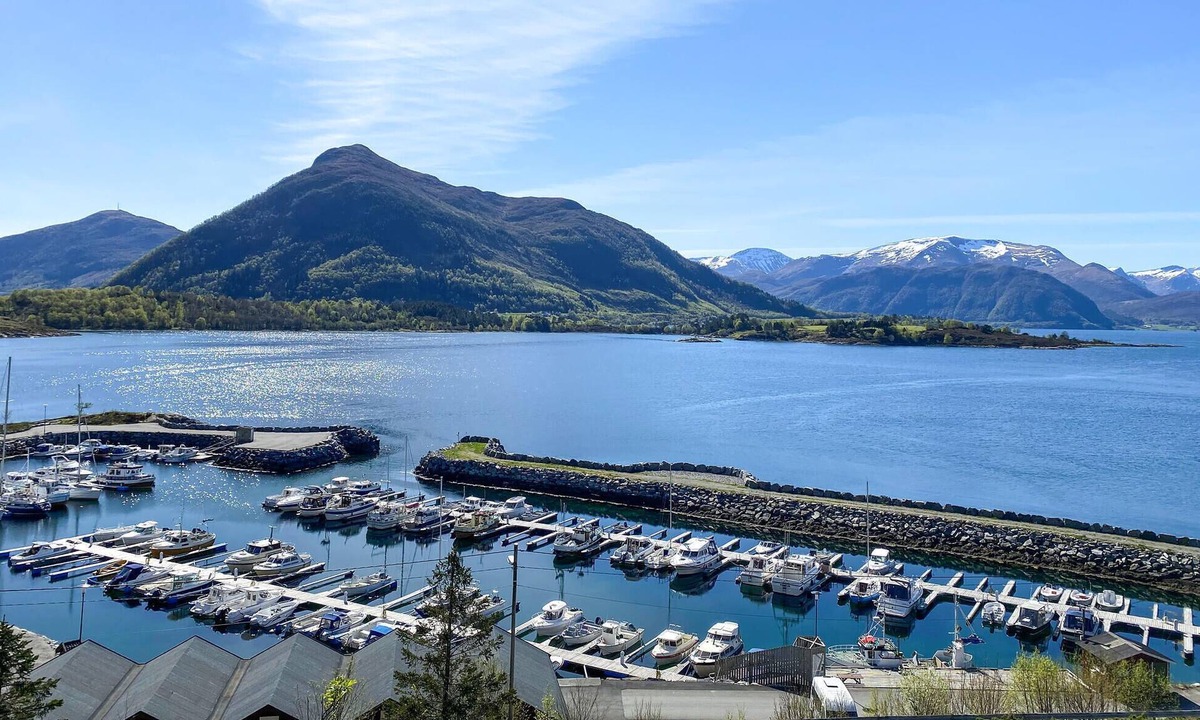 Ulstein Municipality House | Cozy home in ørsta with WiFi