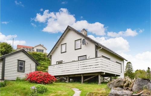 Sveio House | Cozy Home In Sveio With House A Panoramic View