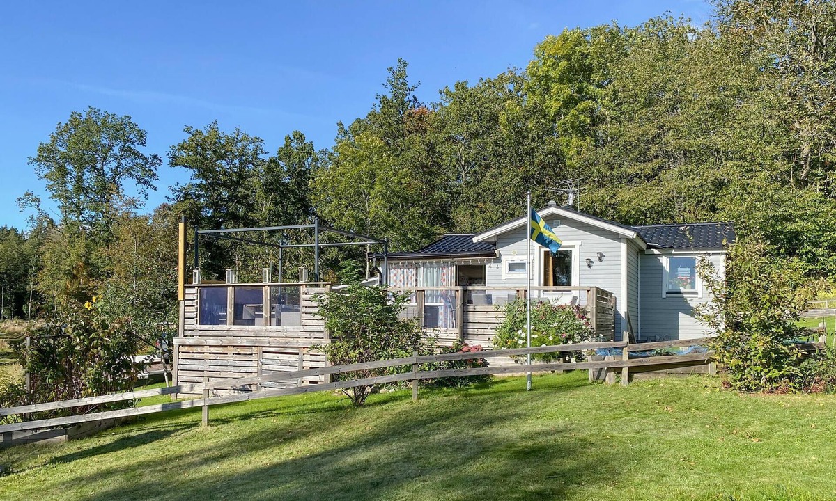 Tranas Municipality House | Cozy home in Tranås with lake view