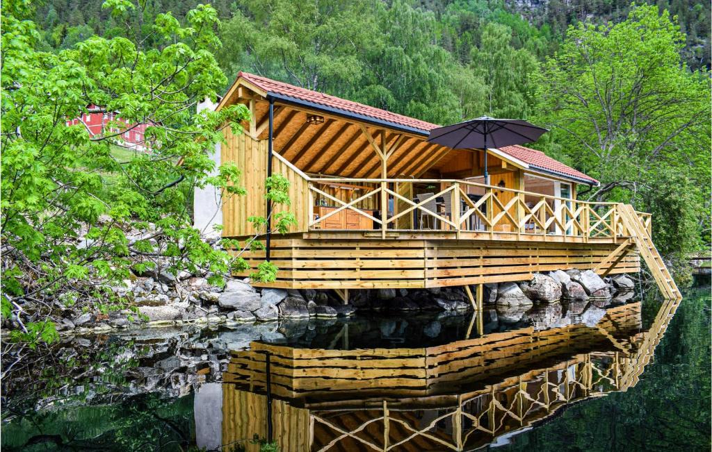 Kviteseid House | Cozy Home In Vråliosen With Sauna