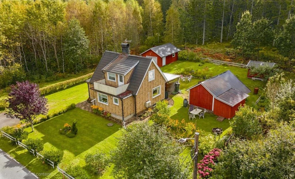 Immeln House | Cozy home in woods near Immeln with fireplace & BBQ