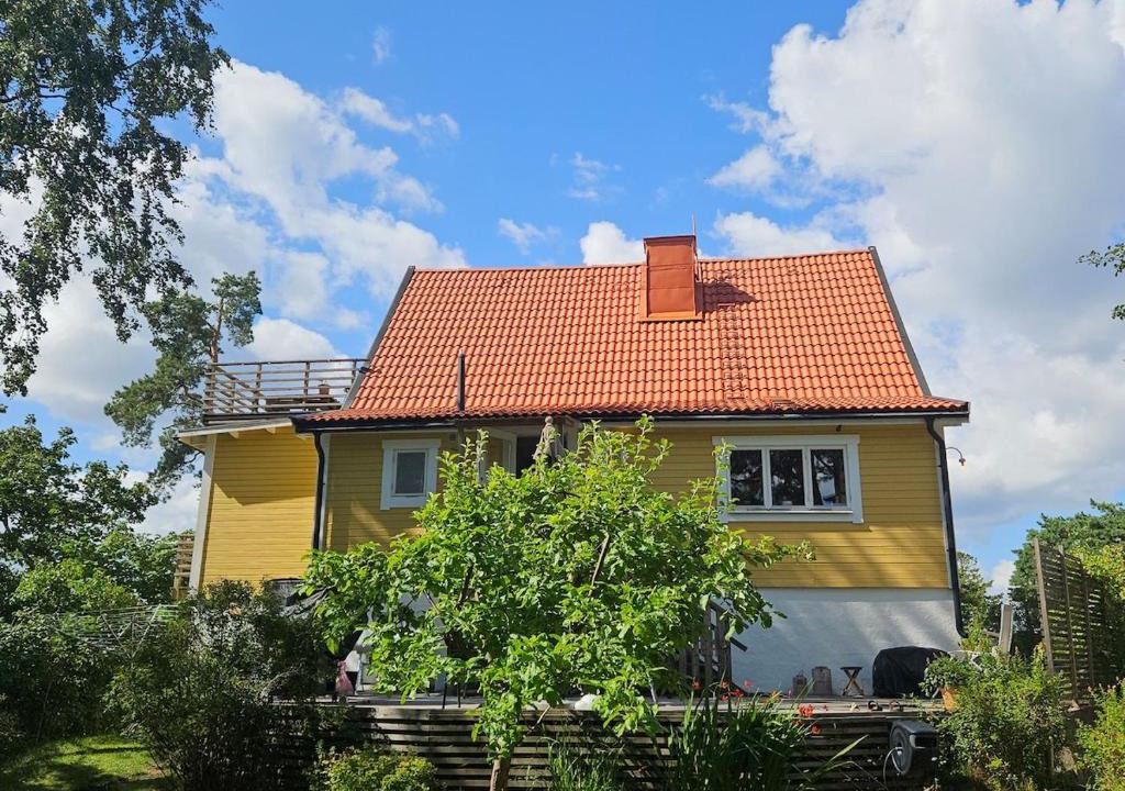 Saltsjo Boo Villa | Cozy house on a hill in the heart of nature but close to the city