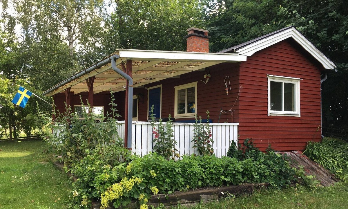 Nykoping Municipality Cabin | Cozy Little House With a View of the Lake. Mysigt Torp Directly vid sjö och Nature Reserve