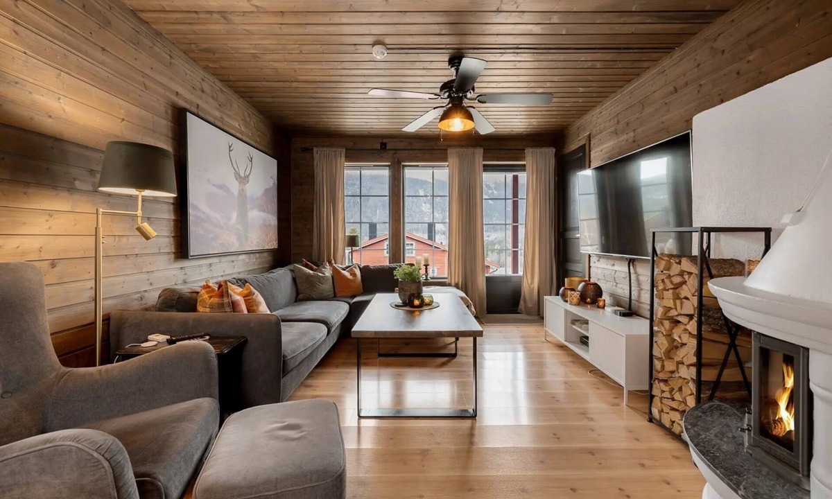 Hafjell Apartment | Cozy Norwegian apartment with sauna right by ski slope and mountain bike tracks.