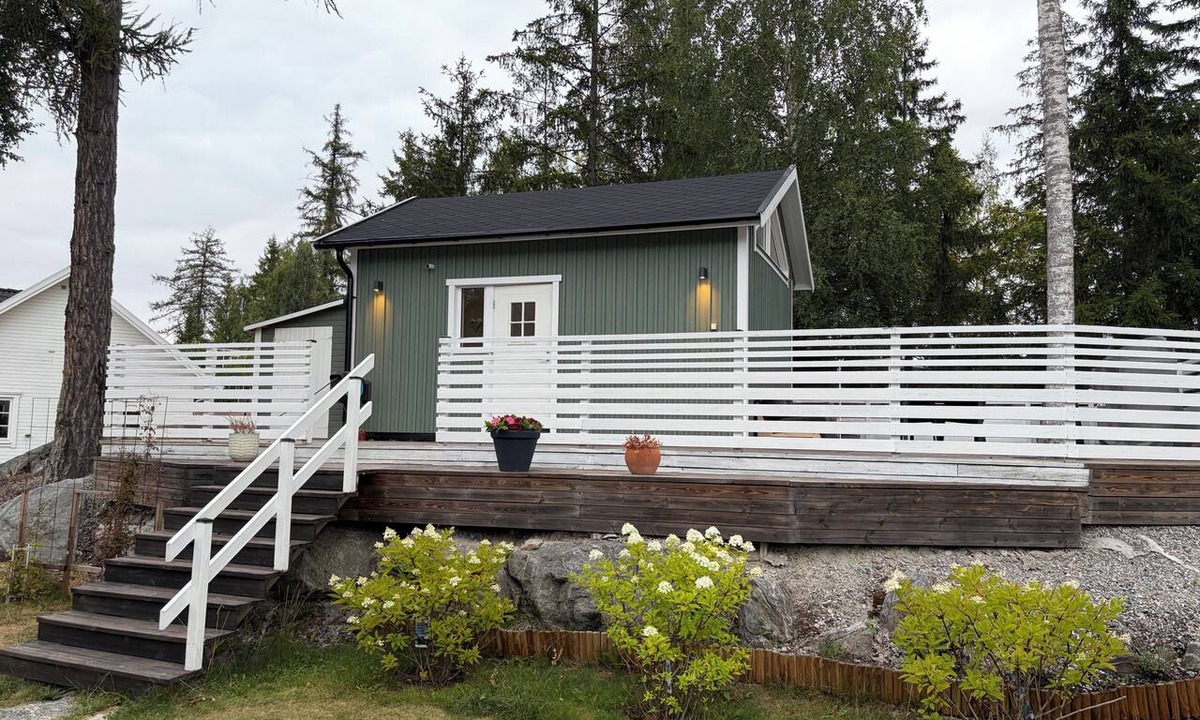 Vasteras Cabin | Cozy Private Cottage Near Lake Mälaren Västerås
