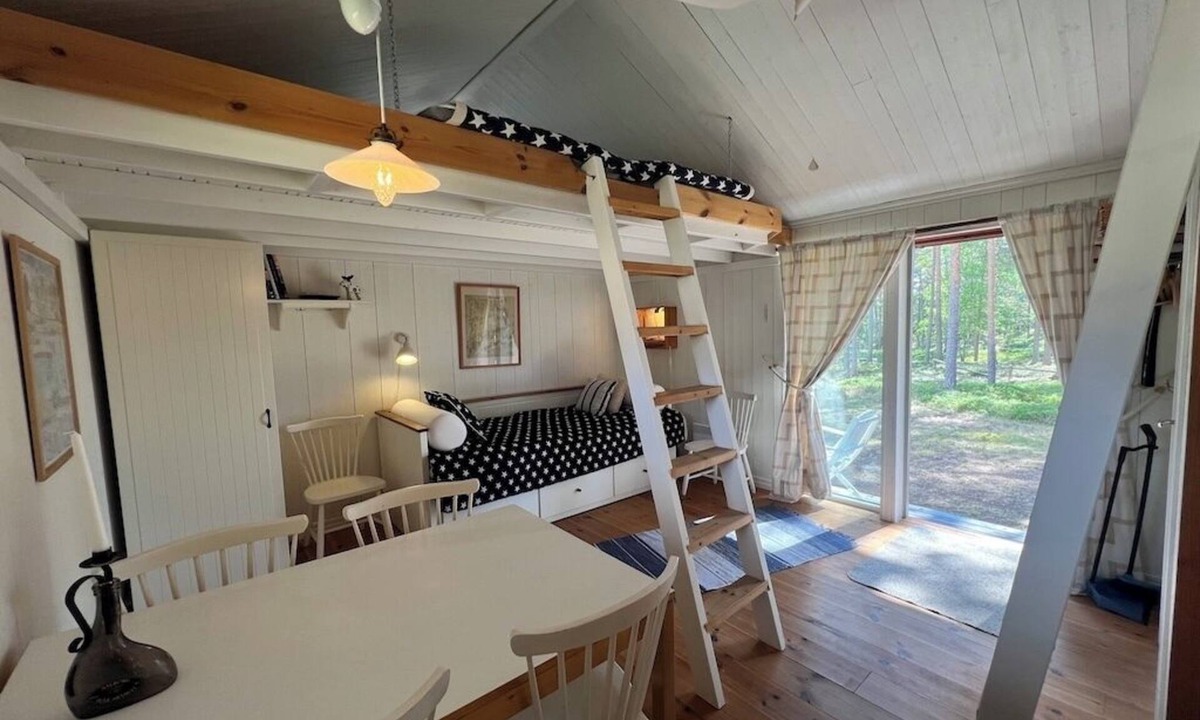 Uto Apartment | Cozy Private Studio Sleeps 5 - Own Entrance